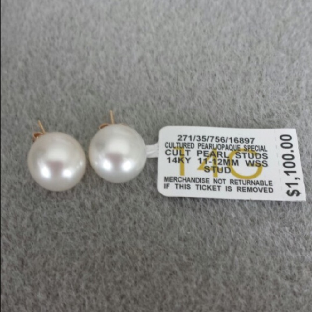 Culture Pearl earring studs